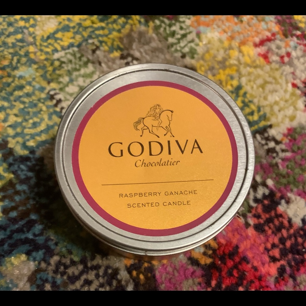 Godiva Chocolatier candle NWOT